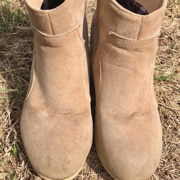 size 7 booties - Picture 3 of 3